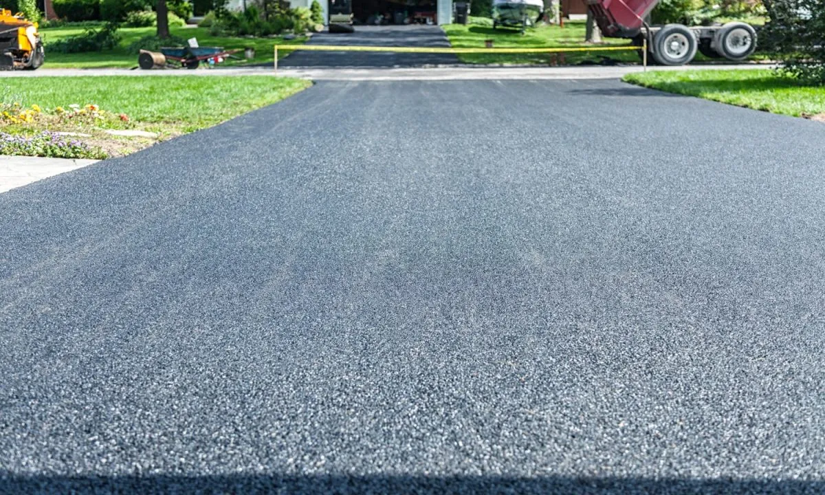 Seal Coating Driveways Huntingdon Valley - Professional Driveway Seal Coating Huntingdon Valley